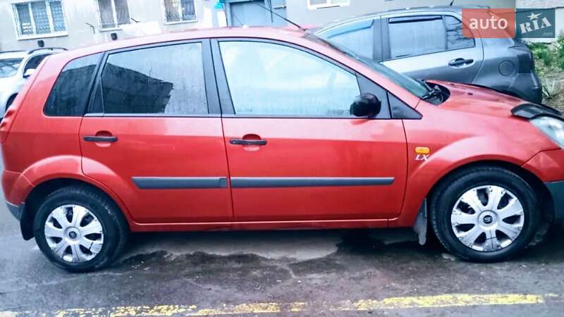 Хэтчбек Ford Fiesta 2008 в Шептицькому