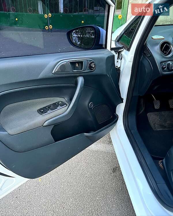 Хетчбек Ford Fiesta 2012 в Києві