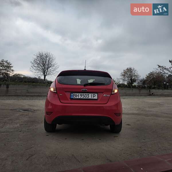 Хетчбек Ford Fiesta 2015 в Одесі