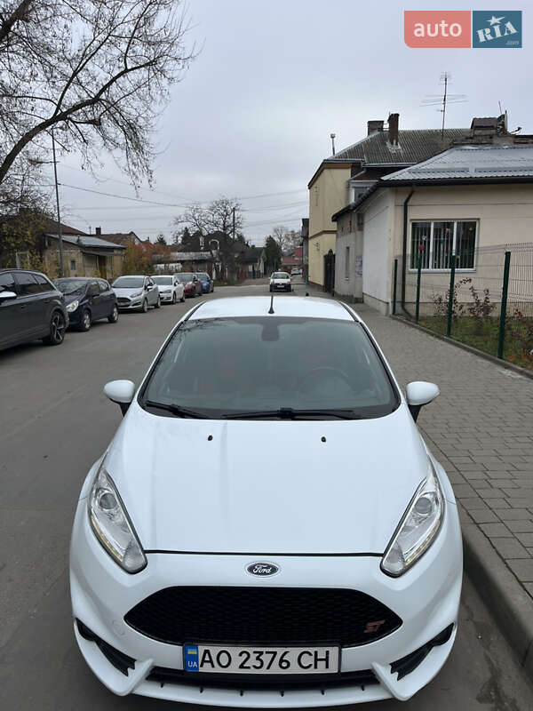 Хетчбек Ford Fiesta 2014 в Львові фото 2 Хетчбек Ford Fiesta 2014 в Львові