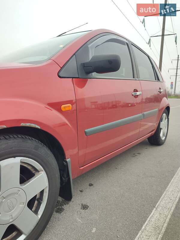 Хэтчбек Ford Fiesta 2008 в Киеве