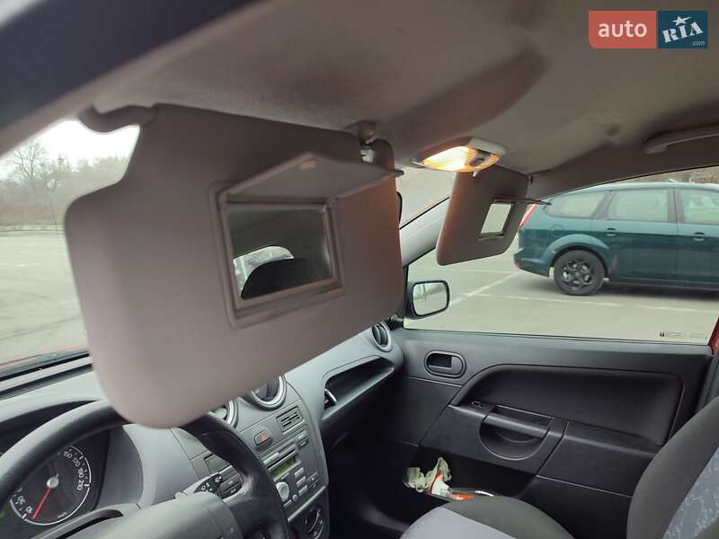 Хэтчбек Ford Fiesta 2008 в Киеве