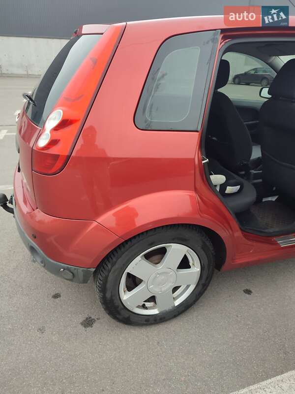 Хэтчбек Ford Fiesta 2008 в Киеве
