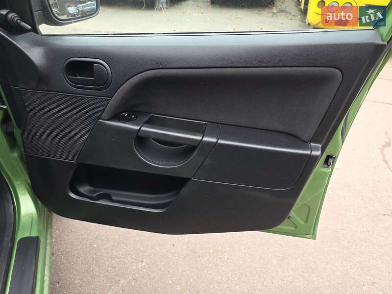 Хетчбек Ford Fiesta 2008 в Києві фото 16 Хетчбек Ford Fiesta 2008 в Києві