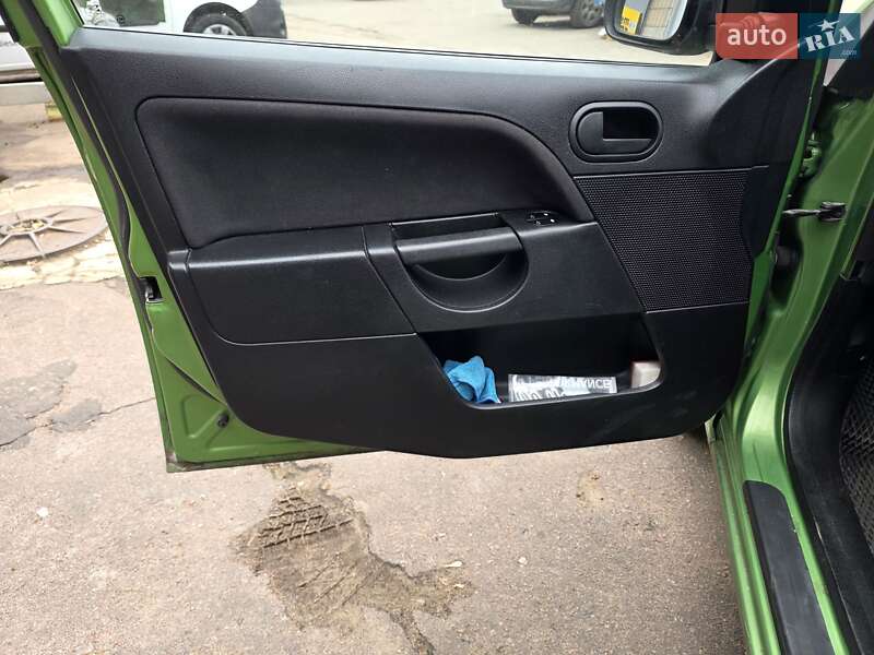 Хетчбек Ford Fiesta 2008 в Києві фото 20 Хетчбек Ford Fiesta 2008 в Києві