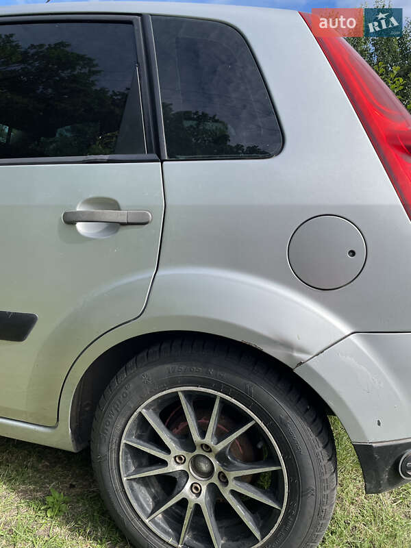 Седан Ford Fiesta 2008 в Миронівці