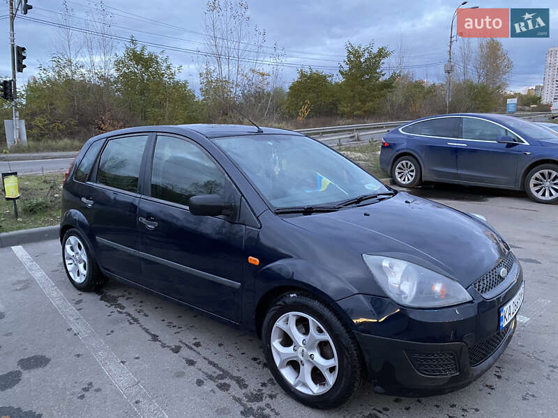 Хэтчбек Ford Fiesta 2007 в Киеве