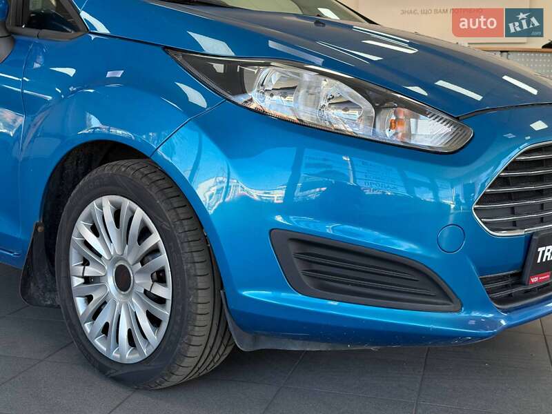 Хэтчбек Ford Fiesta 2015 в Киеве