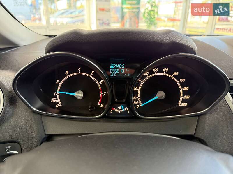 Хэтчбек Ford Fiesta 2015 в Киеве