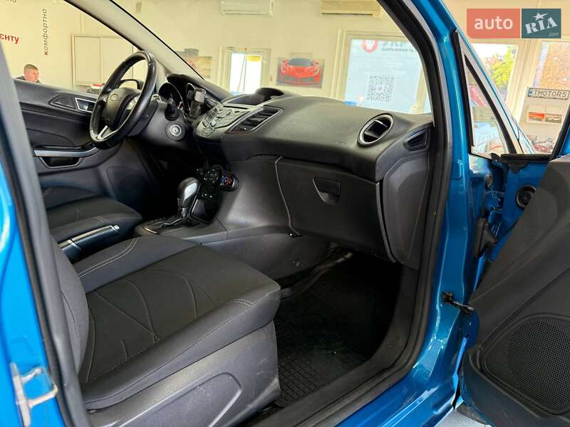 Хэтчбек Ford Fiesta 2015 в Киеве