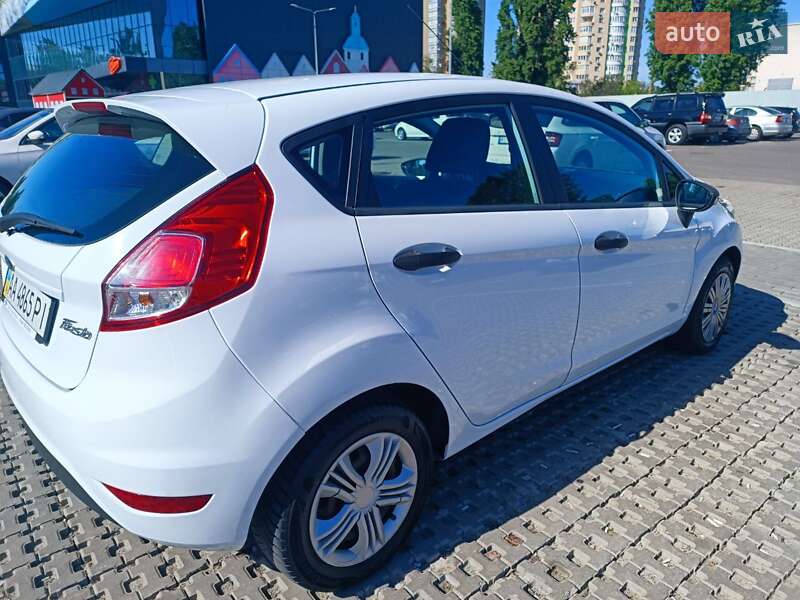 Хэтчбек Ford Fiesta 2013 в Киеве фото 3 Хэтчбек Ford Fiesta 2013 в Киеве