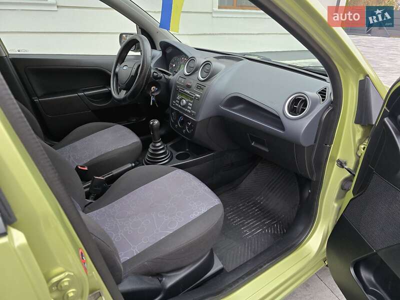 Хетчбек Ford Fiesta 2006 в Івано-Франківську фото 19 Хетчбек Ford Fiesta 2006 в Івано-Франківську