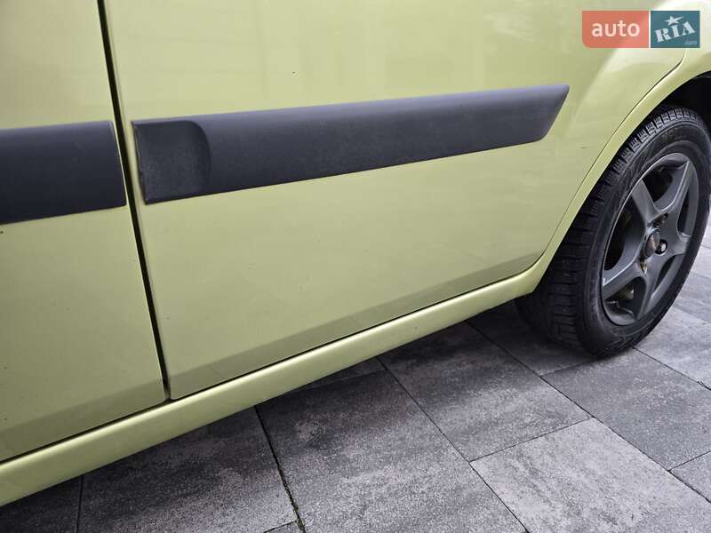 Хетчбек Ford Fiesta 2006 в Івано-Франківську фото 35 Хетчбек Ford Fiesta 2006 в Івано-Франківську