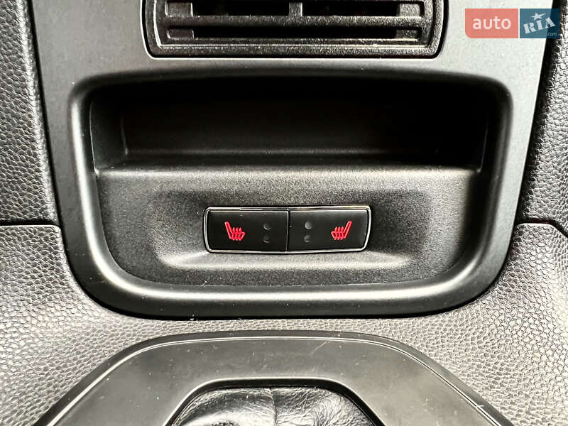 Хэтчбек Ford Fiesta 2016 в Киеве фото 24 Хэтчбек Ford Fiesta 2016 в Киеве