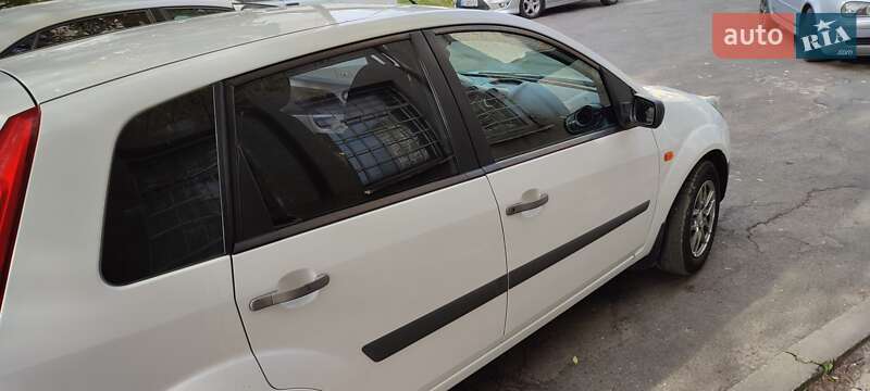 Хетчбек Ford Fiesta 2007 в Львові