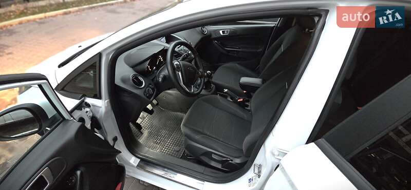 Хетчбек Ford Fiesta 2016 в Києві фото 7 Хетчбек Ford Fiesta 2016 в Києві