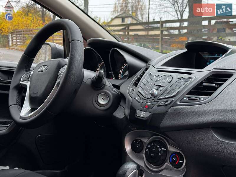 Седан Ford Fiesta 2017 в Києві