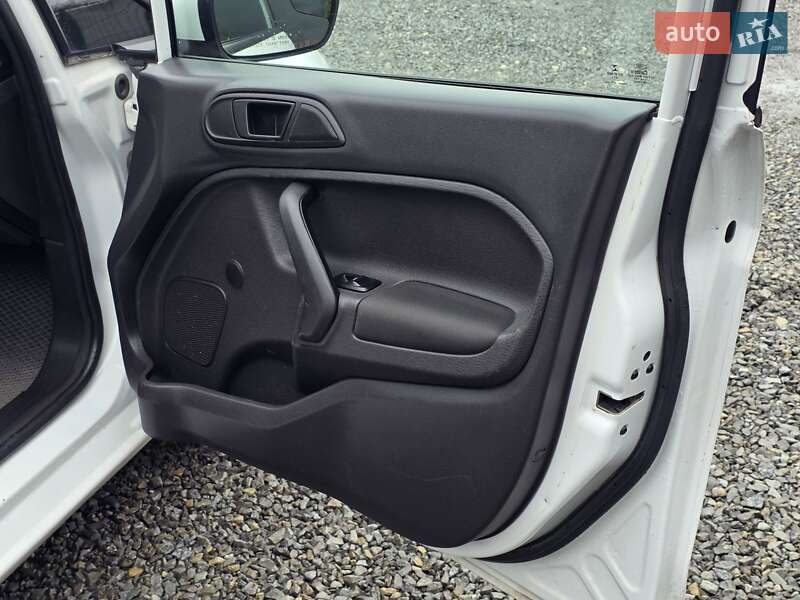 Седан Ford Fiesta 2016 в Тернополі фото 31 Седан Ford Fiesta 2016 в Тернополі