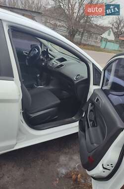 Хэтчбек Ford Fiesta 2013 в Полтаве