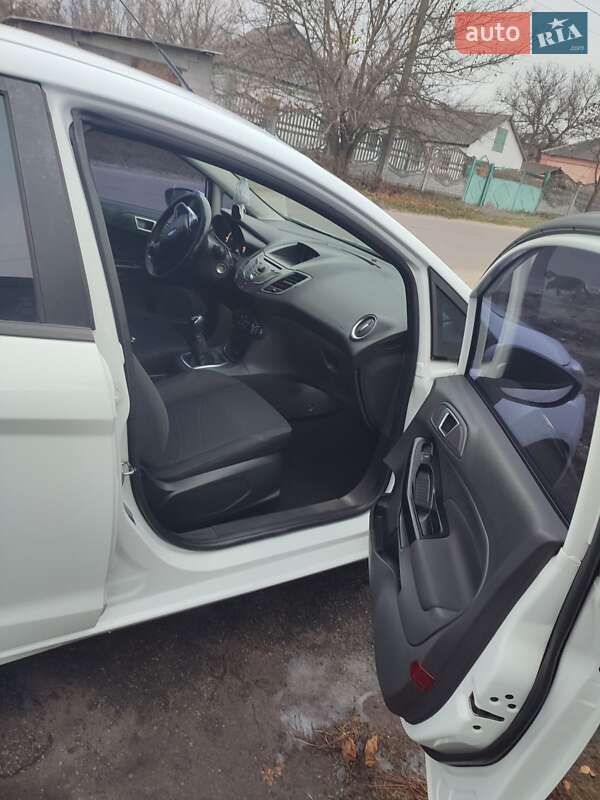 Хетчбек Ford Fiesta 2013 в Полтаві