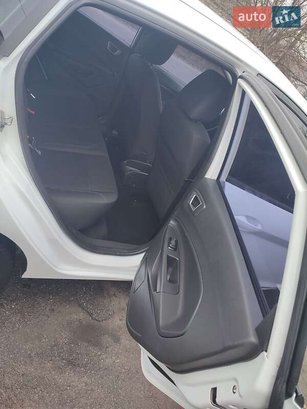 Хетчбек Ford Fiesta 2013 в Полтаві