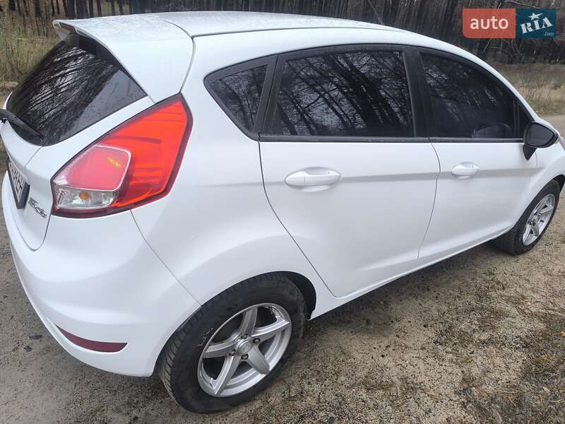 Хетчбек Ford Fiesta 2013 в Полтаві