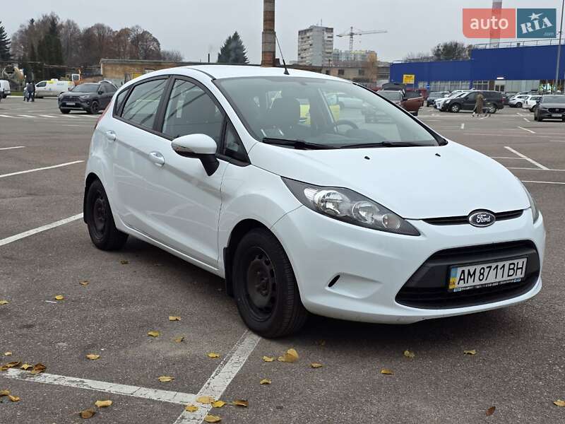 Хэтчбек Ford Fiesta 2012 в Житомире фото Хэтчбек Ford Fiesta 2012 в Житомире