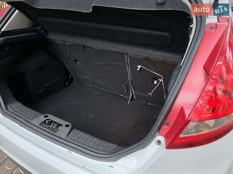 Хэтчбек Ford Fiesta 2012 в Житомире фото 7 Хэтчбек Ford Fiesta 2012 в Житомире