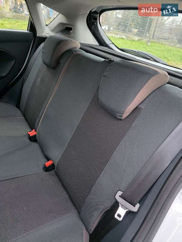 Хэтчбек Ford Fiesta 2012 в Житомире фото 19 Хэтчбек Ford Fiesta 2012 в Житомире