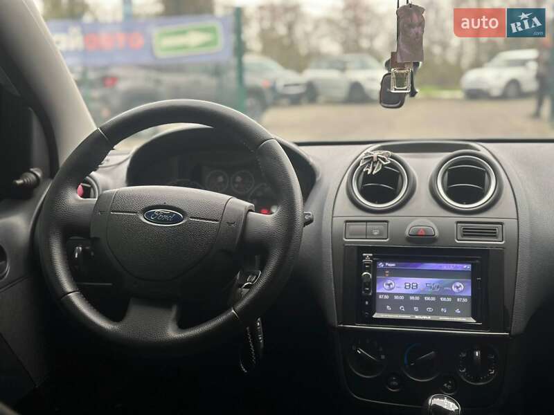 Хэтчбек Ford Fiesta 2005 в Одессе фото 13 Хэтчбек Ford Fiesta 2005 в Одессе