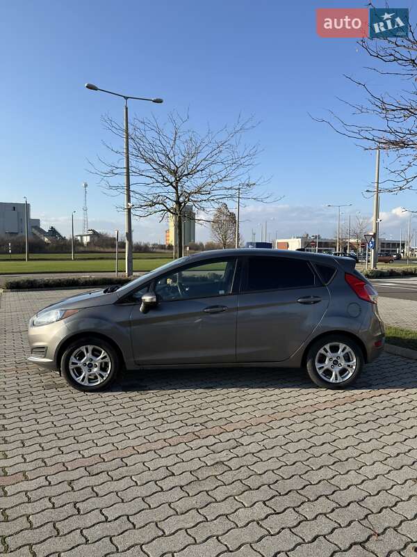 Хэтчбек Ford Fiesta 2013 в Мукачево
