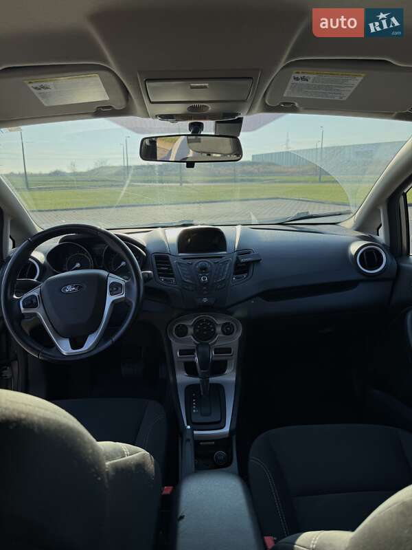 Хэтчбек Ford Fiesta 2013 в Мукачево