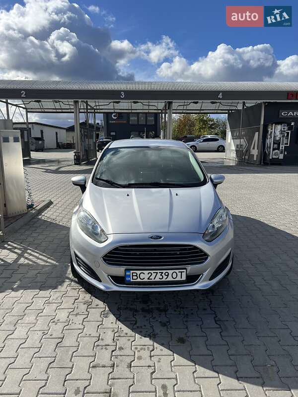 Седан Ford Fiesta 2017 в Львові