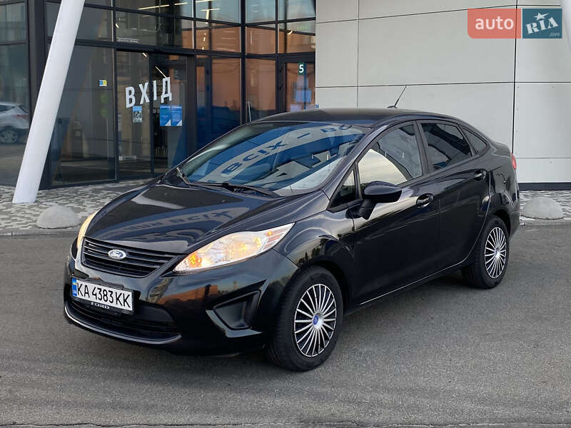 Седан Ford Fiesta 2013 в Києві