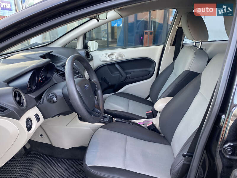 Седан Ford Fiesta 2013 в Києві