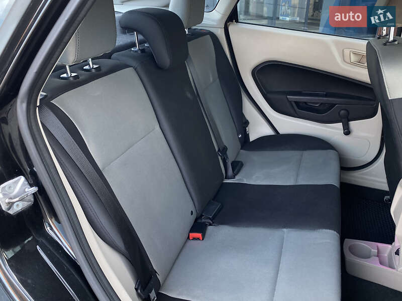 Седан Ford Fiesta 2013 в Києві