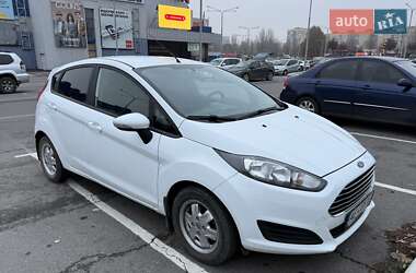 Хэтчбек Ford Fiesta 2015 в Днепре