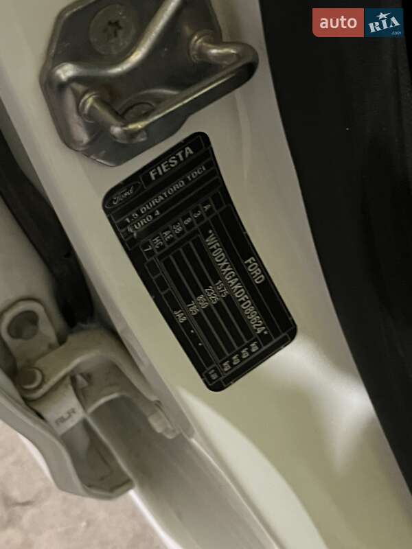 Хэтчбек Ford Fiesta 2015 в Днепре