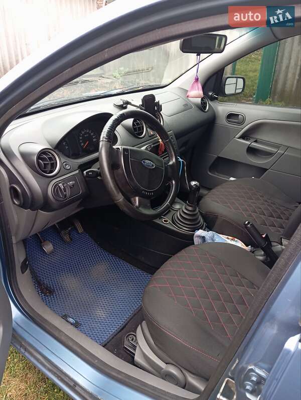 Хэтчбек Ford Fiesta 2003 в Черкассах фото 6 Хэтчбек Ford Fiesta 2003 в Черкассах
