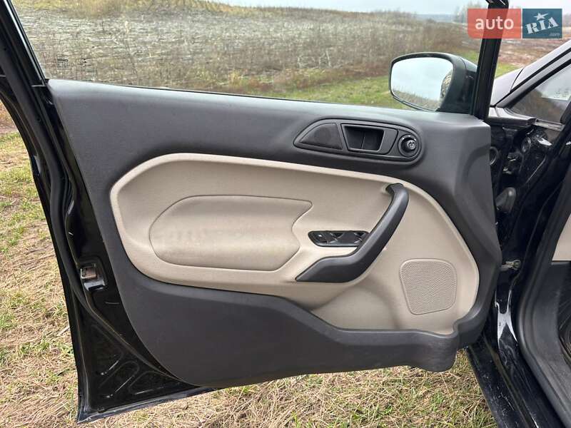 Хэтчбек Ford Fiesta 2017 в Сумах фото 4 Хэтчбек Ford Fiesta 2017 в Сумах