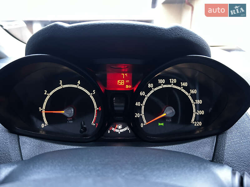 Хэтчбек Ford Fiesta 2011 в Мукачево