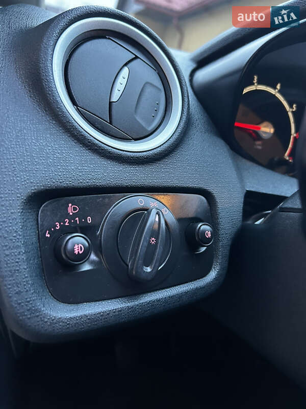 Хэтчбек Ford Fiesta 2011 в Мукачево