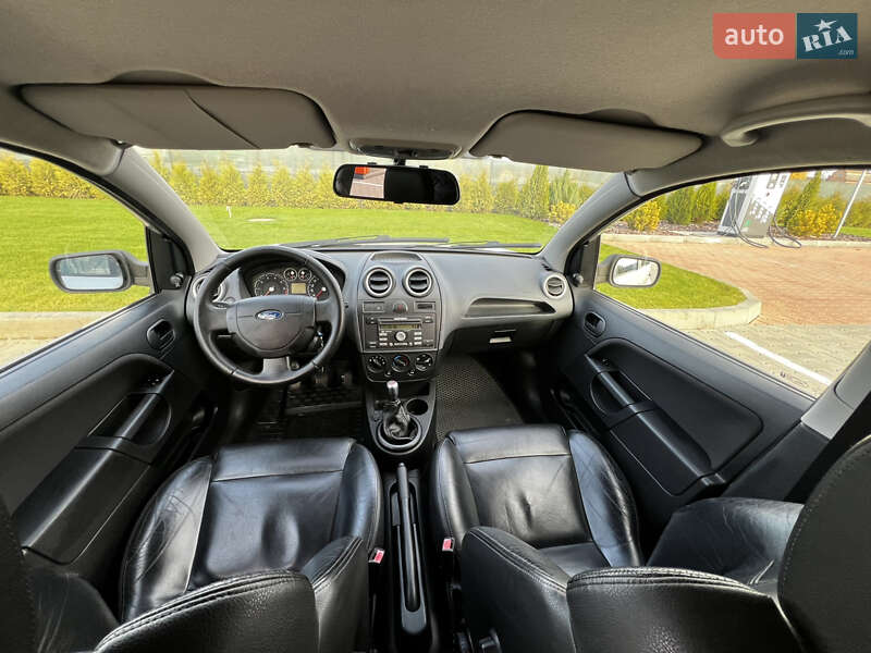 Хэтчбек Ford Fiesta 2006 в Виннице