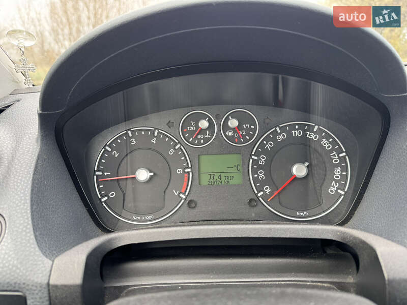 Хетчбек Ford Fiesta 2006 в Горішніх Плавнях