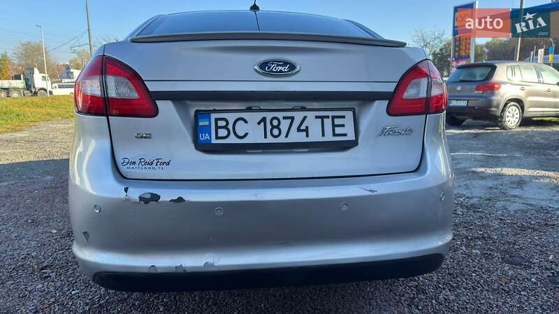 Седан Ford Fiesta 2011 в Львові