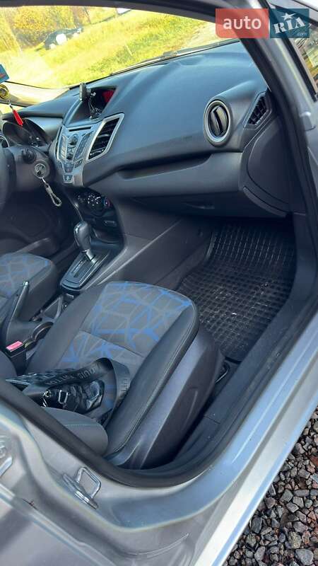 Седан Ford Fiesta 2011 в Львові