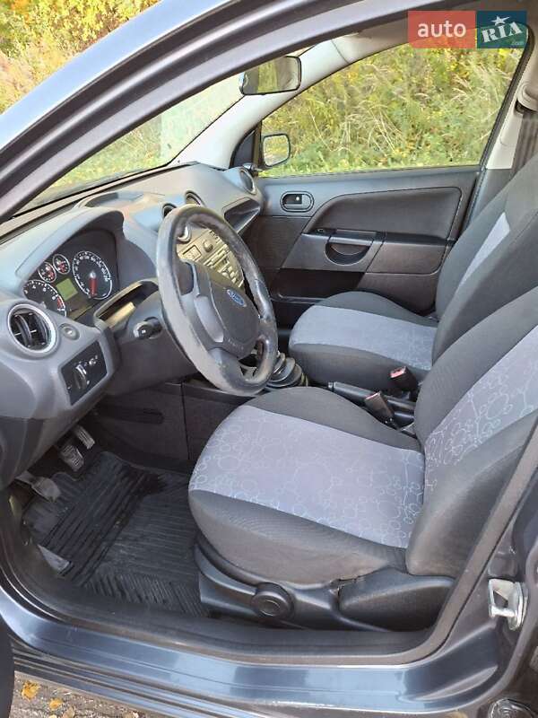 Хэтчбек Ford Fiesta 2007 в Львове