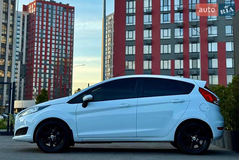 Хетчбек Ford Fiesta 2013 в Києві