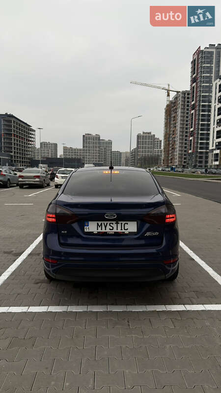 Седан Ford Fiesta 2016 в Києві