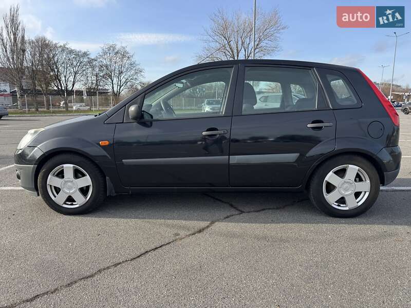 Хетчбек Ford Fiesta 2008 в Дніпрі